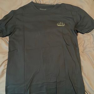 Mens medium dravus shirt